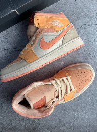 Кроссовки Nike Air Jordan 1 Mid Apricot Orange живое фото 2