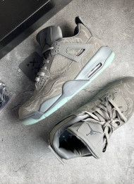 Кроссовки Nike Air Jordan 4 (IV) Retro Kaws Cool Grey живое фото 2